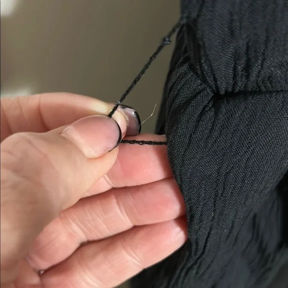 SO Black Jumpsuit with Relaxed Fit and Versatile Style - Picture 5 of 5